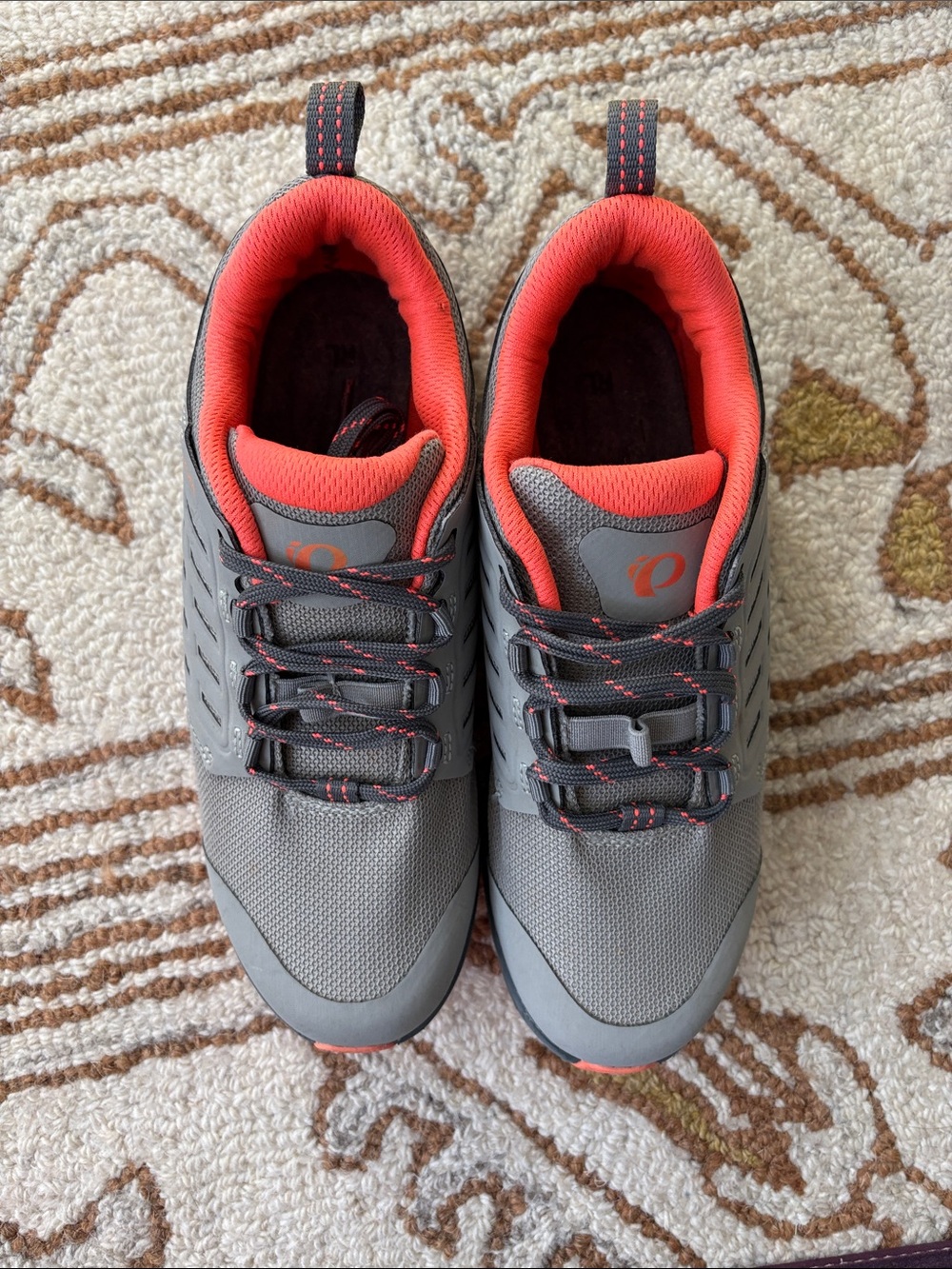 Women’s Pearl iZumi SPD cycling shoes